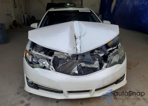 2012 Toyota Camry Base z USA, uszkodzony, nr VIN 4T1BF1FK4CU618016